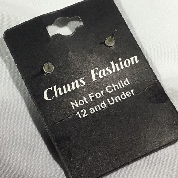 Large Black Stud Earrings (UC3) - Picture 5 of 5